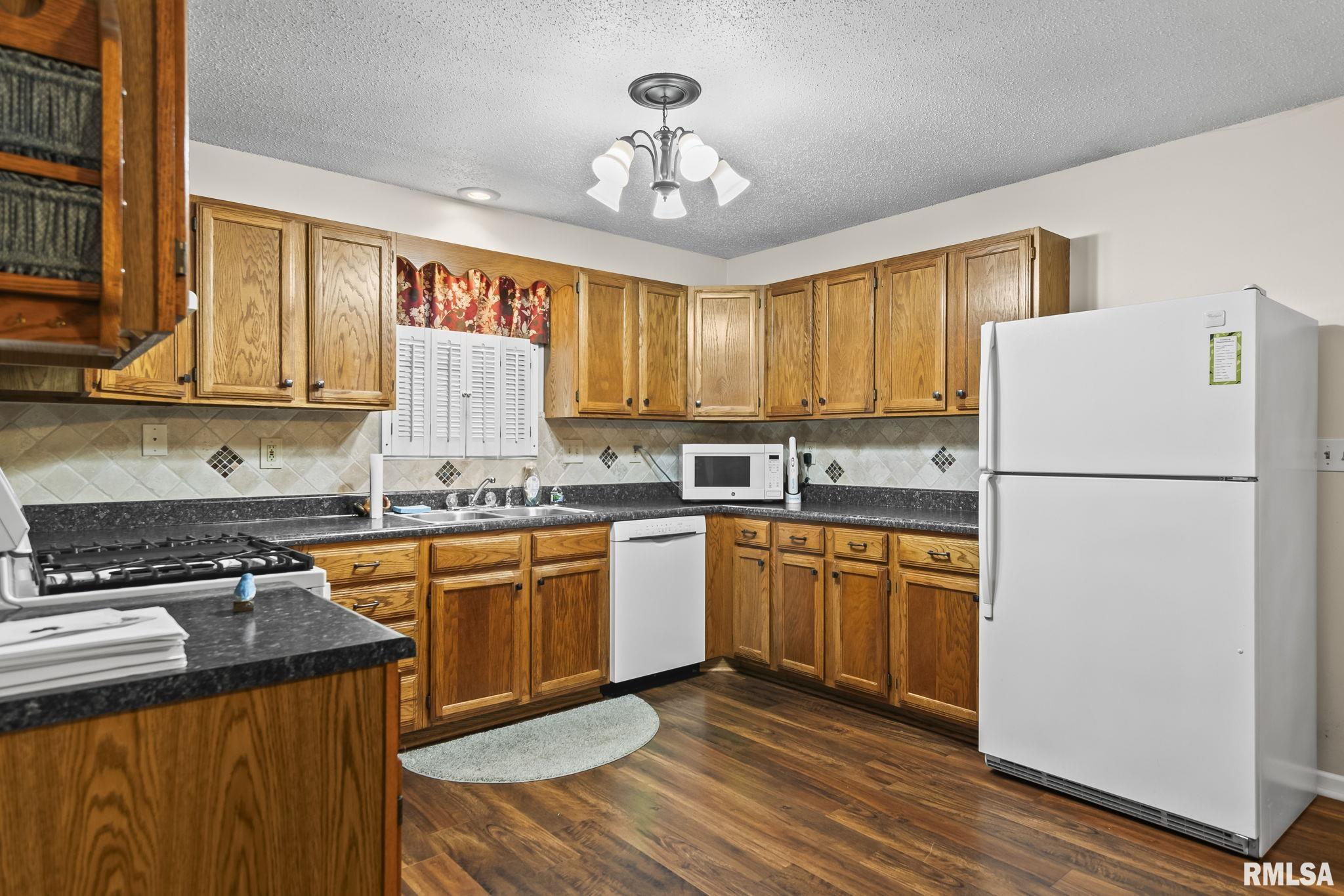 217 Walnut Valley Drive Springfield, IL 62707 - Photo 8 of 31