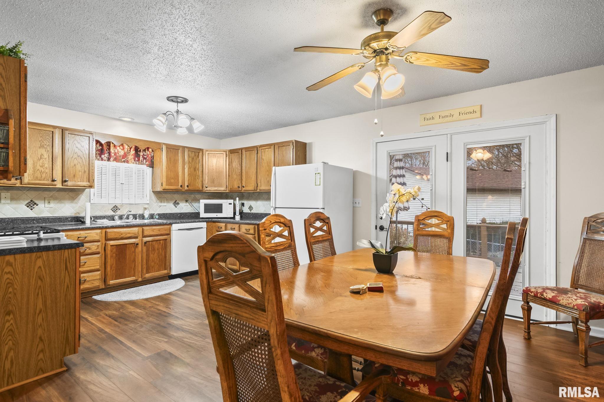 217 Walnut Valley Drive Springfield, IL 62707 - Photo 9 of 31