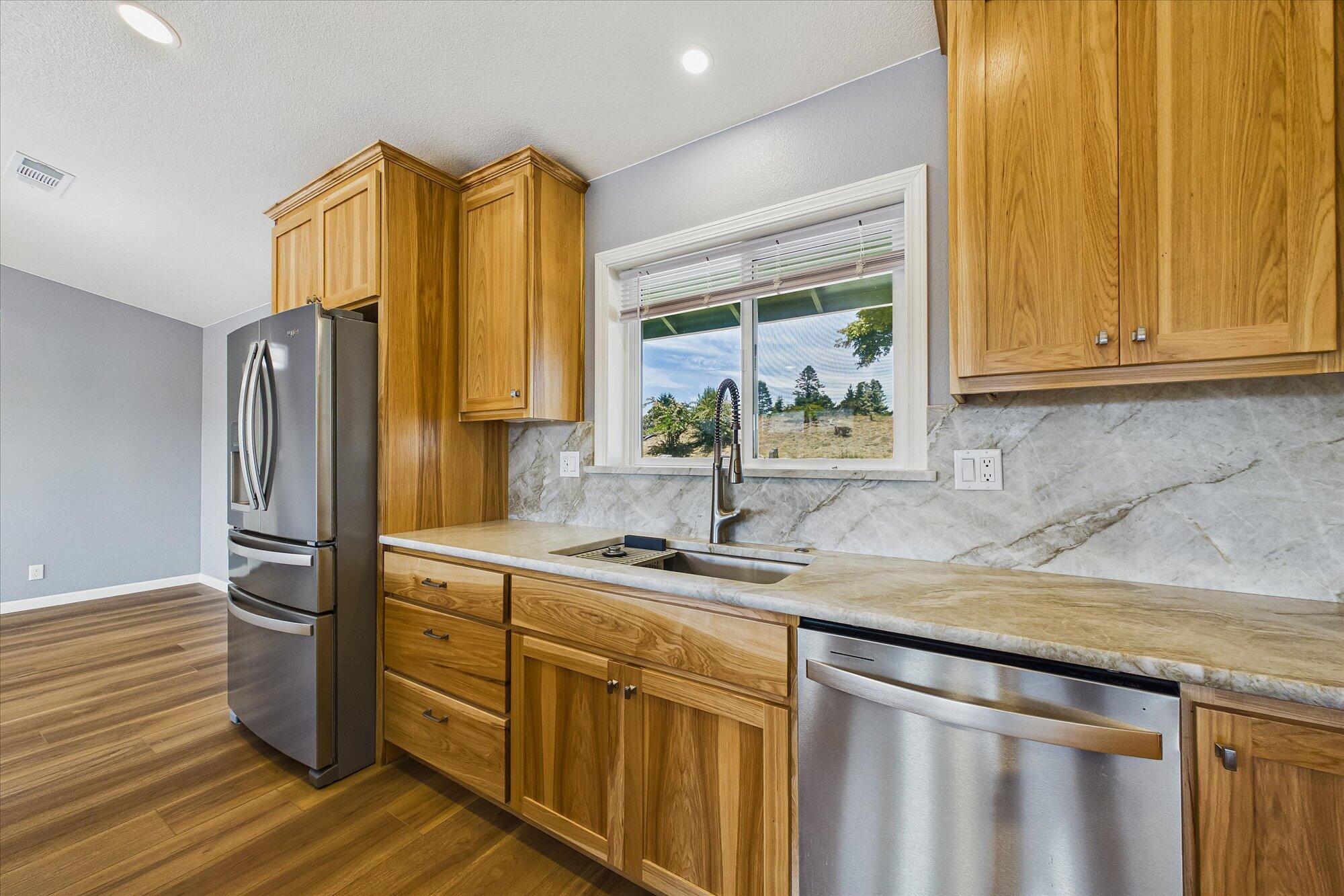 6705 Rohnerville Road Hydesville, CA 95547 - Photo 15 of 54