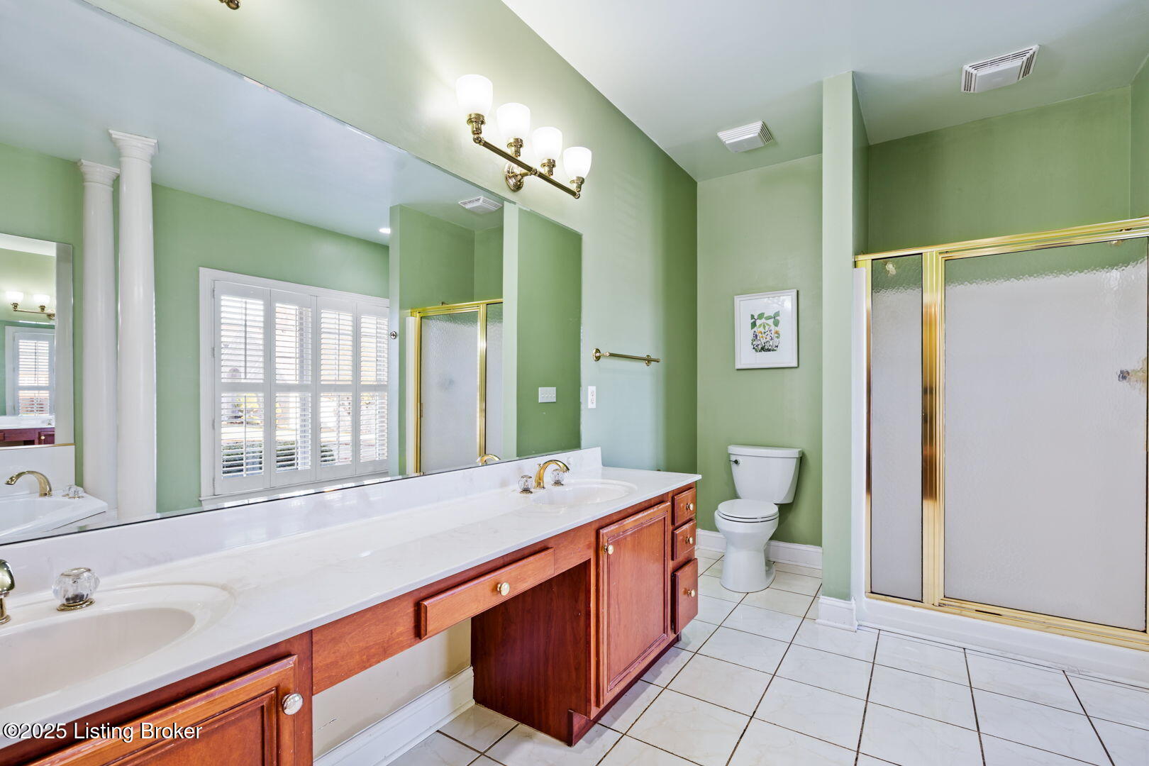 1914 Grand Ridge Road Louisville, KY 40214 - Photo 25 of 75 1st Floor Primary Bathroom