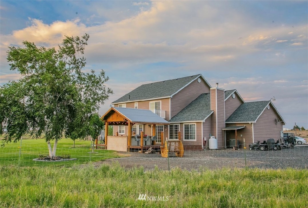 10802 Dodson Road Northwest Ephrata, WA 98823 - Photo 2 of 20 Gallery Image 2