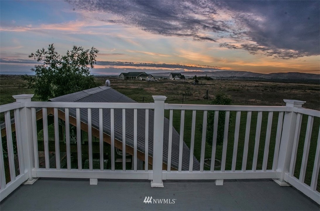 10802 Dodson Road Northwest Ephrata, WA 98823 - Photo 4 of 20 Gallery Image 4
