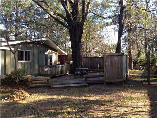5437 Ridgewood Road Jackson, MS 39211 - Photo 5 of 15 Great outdoor living area