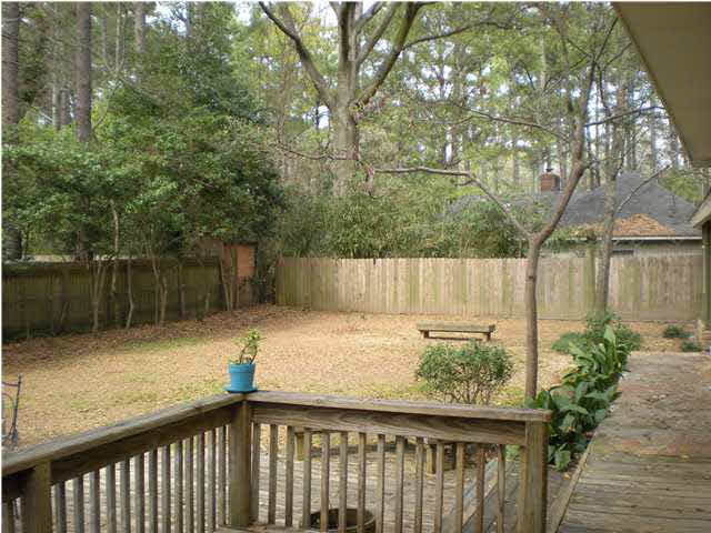 5437 Ridgewood Road Jackson, MS 39211 - Photo 8 of 15 Plenty of play area in the backyard