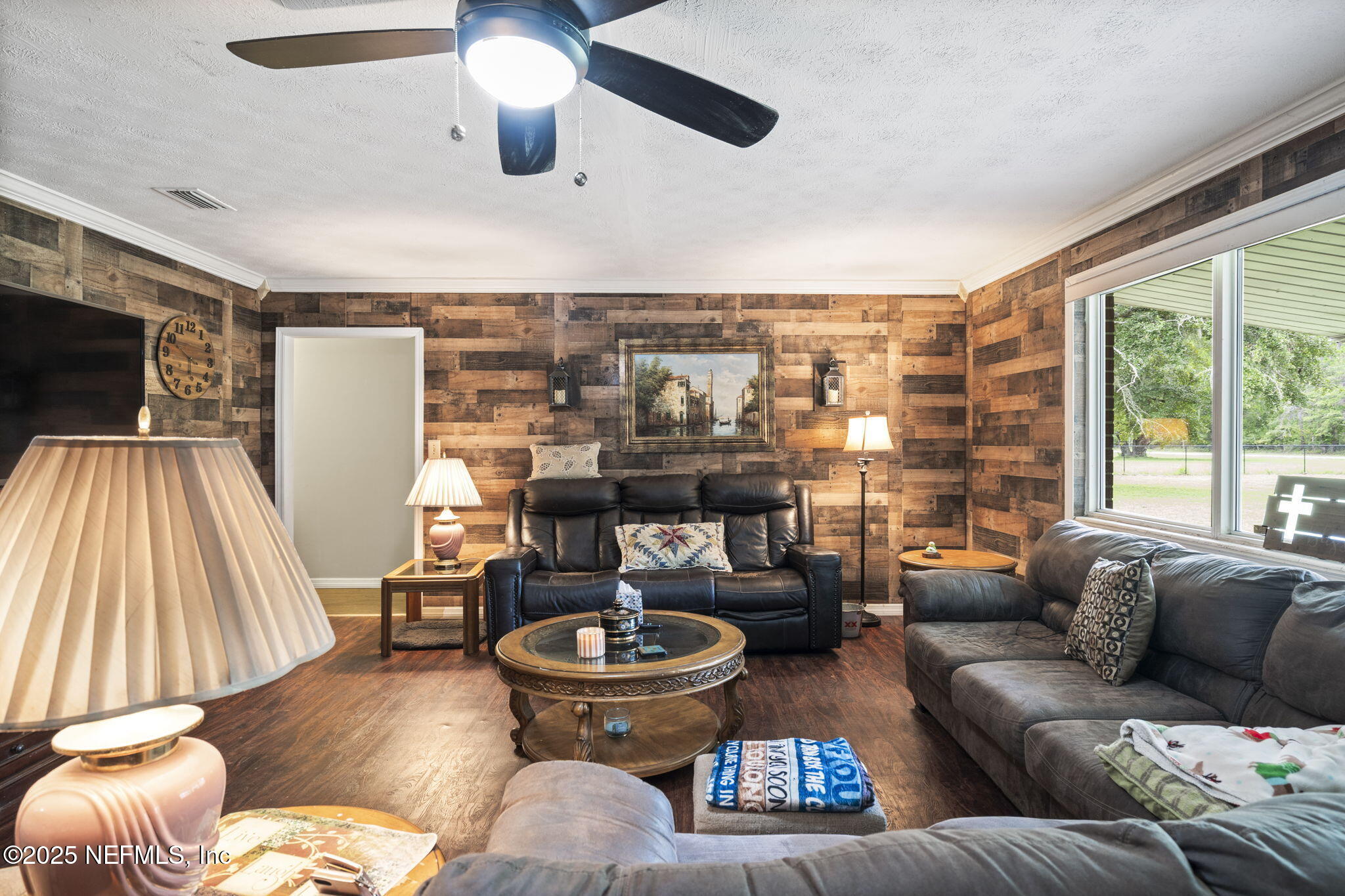 5136 Nathan Hale Road Jacksonville, FL 32221 - Photo 11 of 31 Living Room