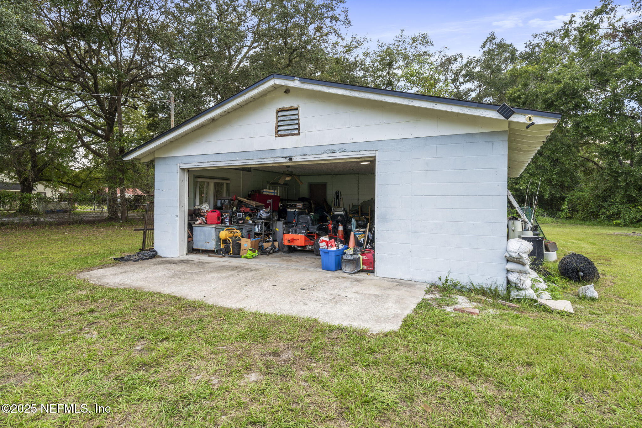 Detached Garage