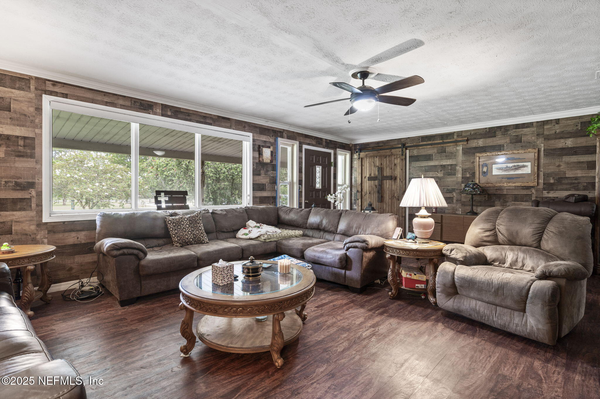 5136 Nathan Hale Road Jacksonville, FL 32221 - Photo 10 of 31 Large Living Room