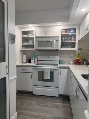 $2,000 | 6800 Cypress Road, Unit 512, Plantation, FL 33317