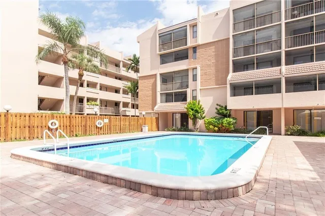 $2,000 | 6800 Cypress Road, Unit 512, Plantation, FL 33317