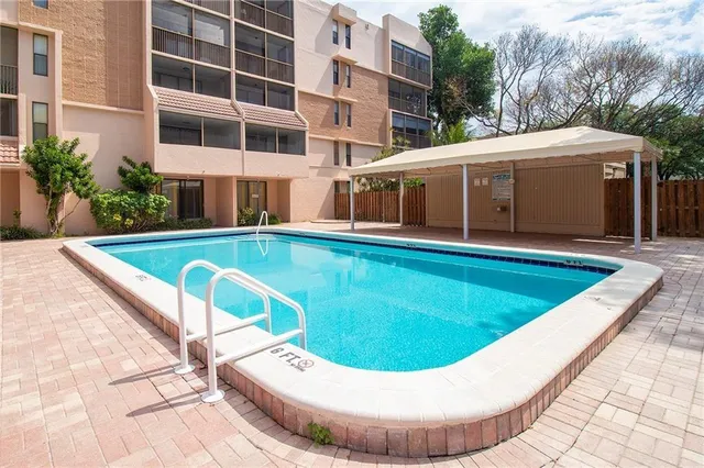 $2,000 | 6800 Cypress Road, Unit 512, Plantation, FL 33317