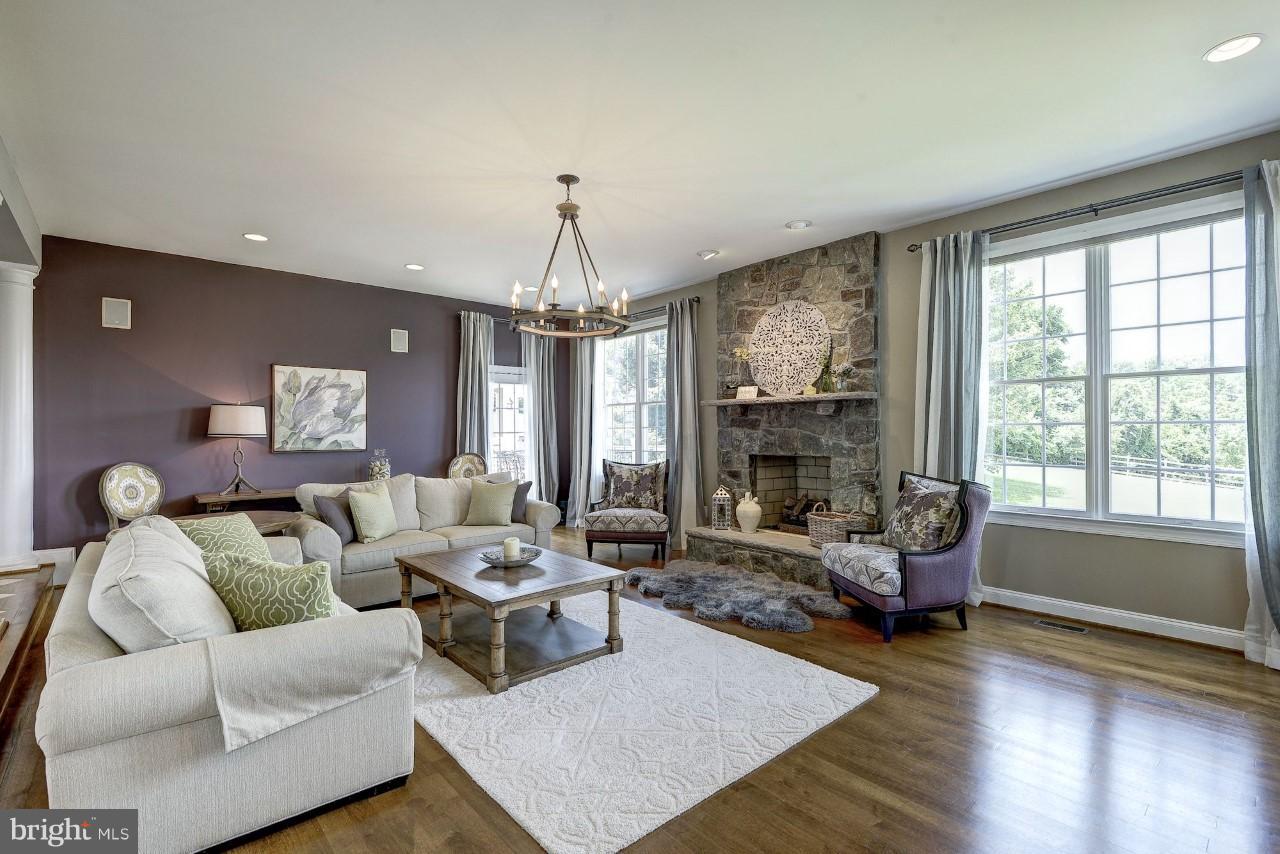 17522 Kinloch Ridge Court Leesburg, VA 20175 - Photo 13 of 30 Family Room