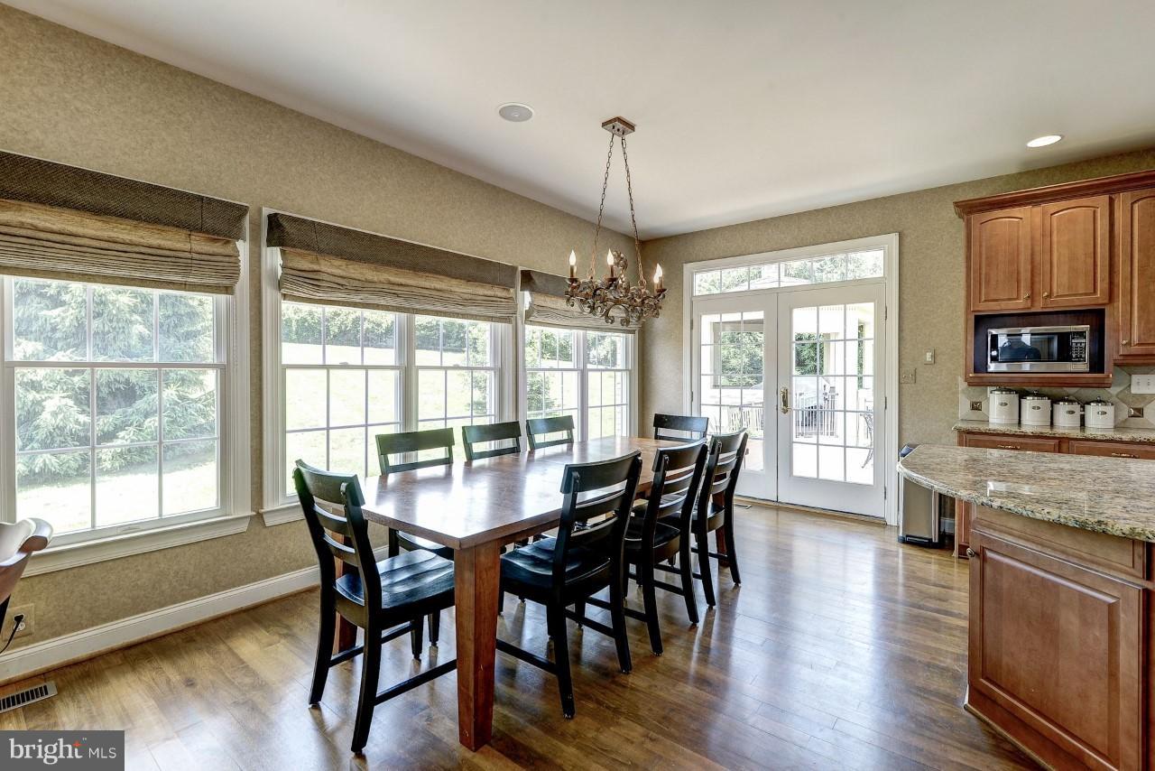 17522 Kinloch Ridge Court Leesburg, VA 20175 - Photo 16 of 30 Kitchen