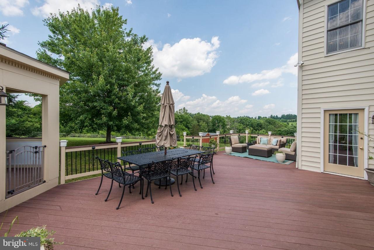 17522 Kinloch Ridge Court Leesburg, VA 20175 - Photo 27 of 30 Exterior (Rear)
