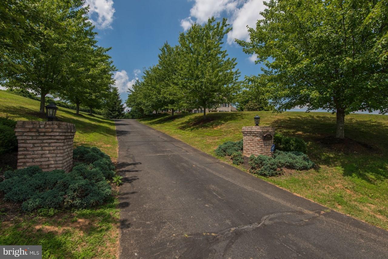 17522 Kinloch Ridge Court Leesburg, VA 20175 - Photo 30 of 30 Driveway