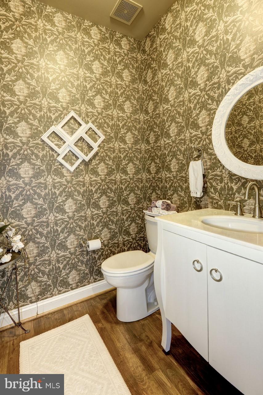 17522 Kinloch Ridge Court Leesburg, VA 20175 - Photo 10 of 30 Powder Room