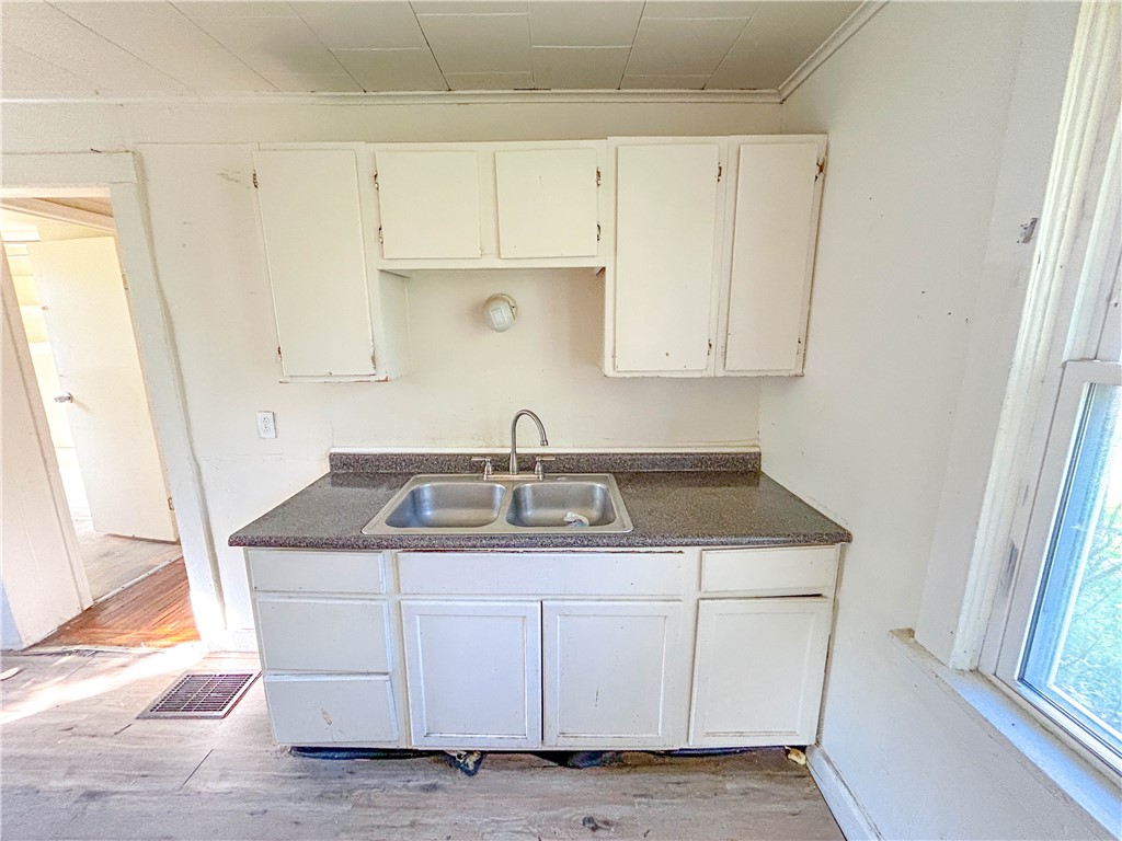 127 Weld Street Rochester, NY 14605 - Photo 8 of 14
