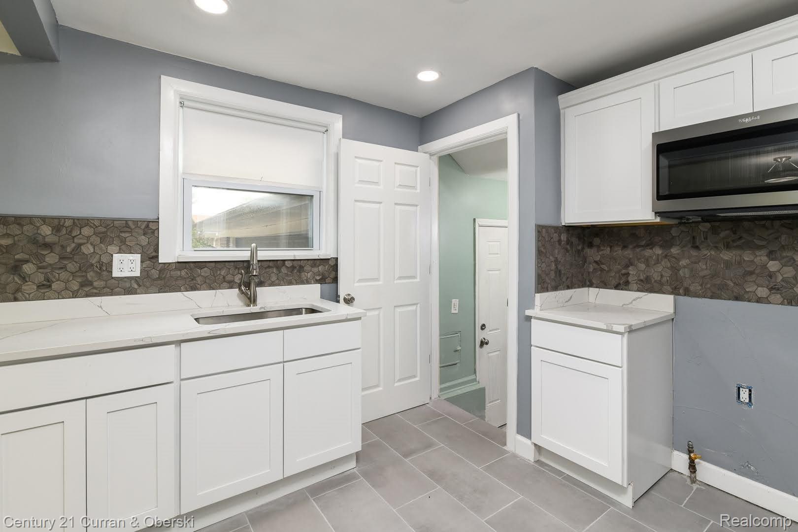 27213 Hopkins Street Inkster, MI 48141 - Photo 12 of 22 DSC_5733-Edit.jpg