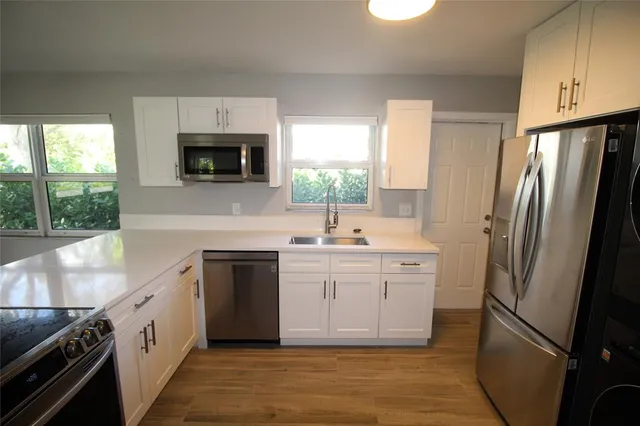 $3,300 | 241 Northwest 1st Avenue, Delray Beach, FL 33444