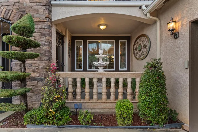 $899,000 | 2878 East Omaha Avenue, Fresno, CA 93720