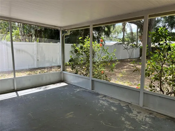 $2,250 | 2428 Waldemere Street, Sarasota, FL 34239