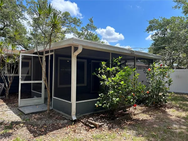$2,250 | 2428 Waldemere Street, Sarasota, FL 34239