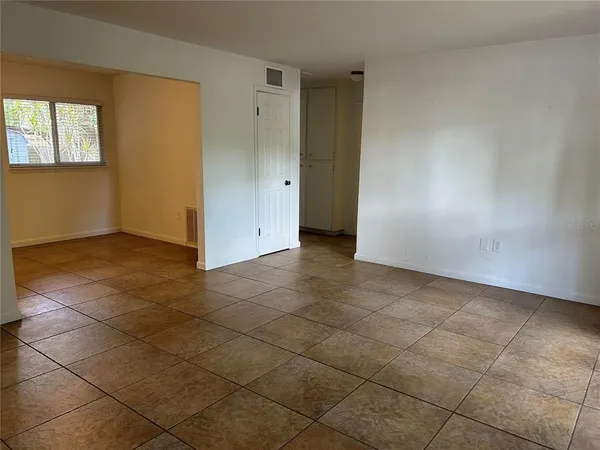 $2,250 | 2428 Waldemere Street, Sarasota, FL 34239