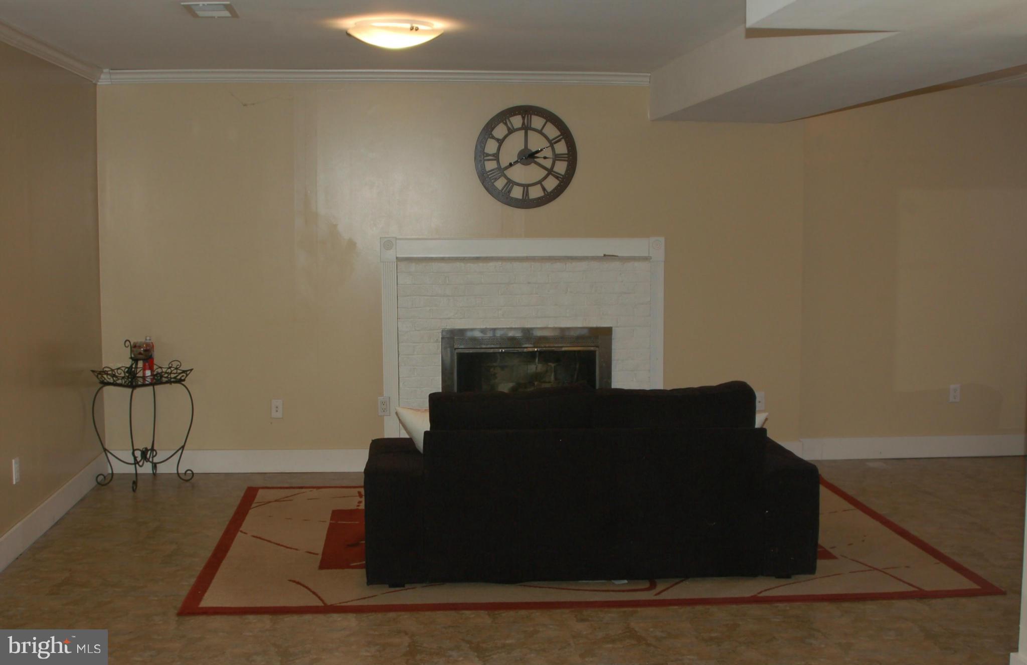 6423 Deepford Street Springfield, VA 22150 - Photo 13 of 21 Family Room