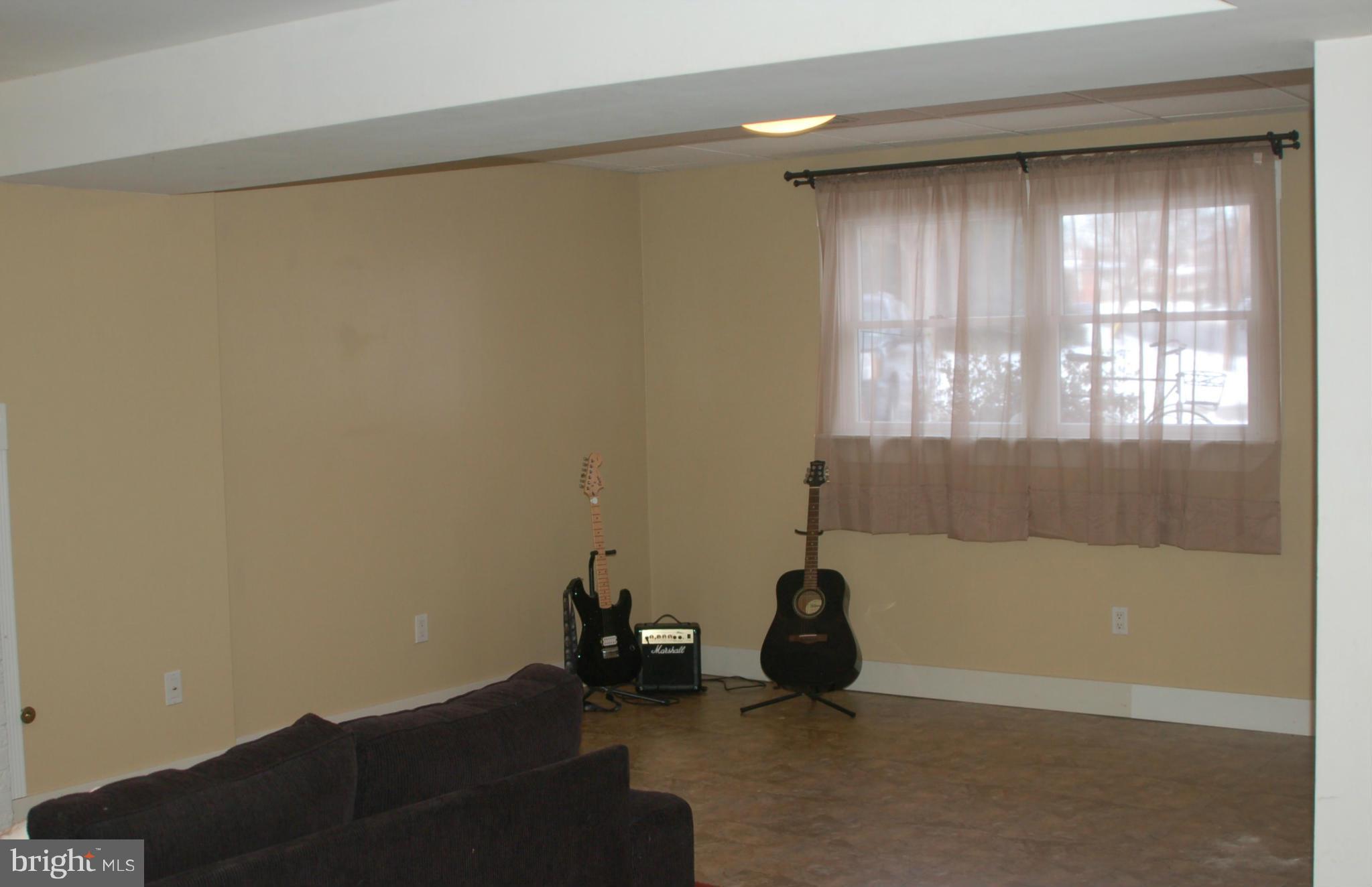 6423 Deepford Street Springfield, VA 22150 - Photo 14 of 21 Family Room