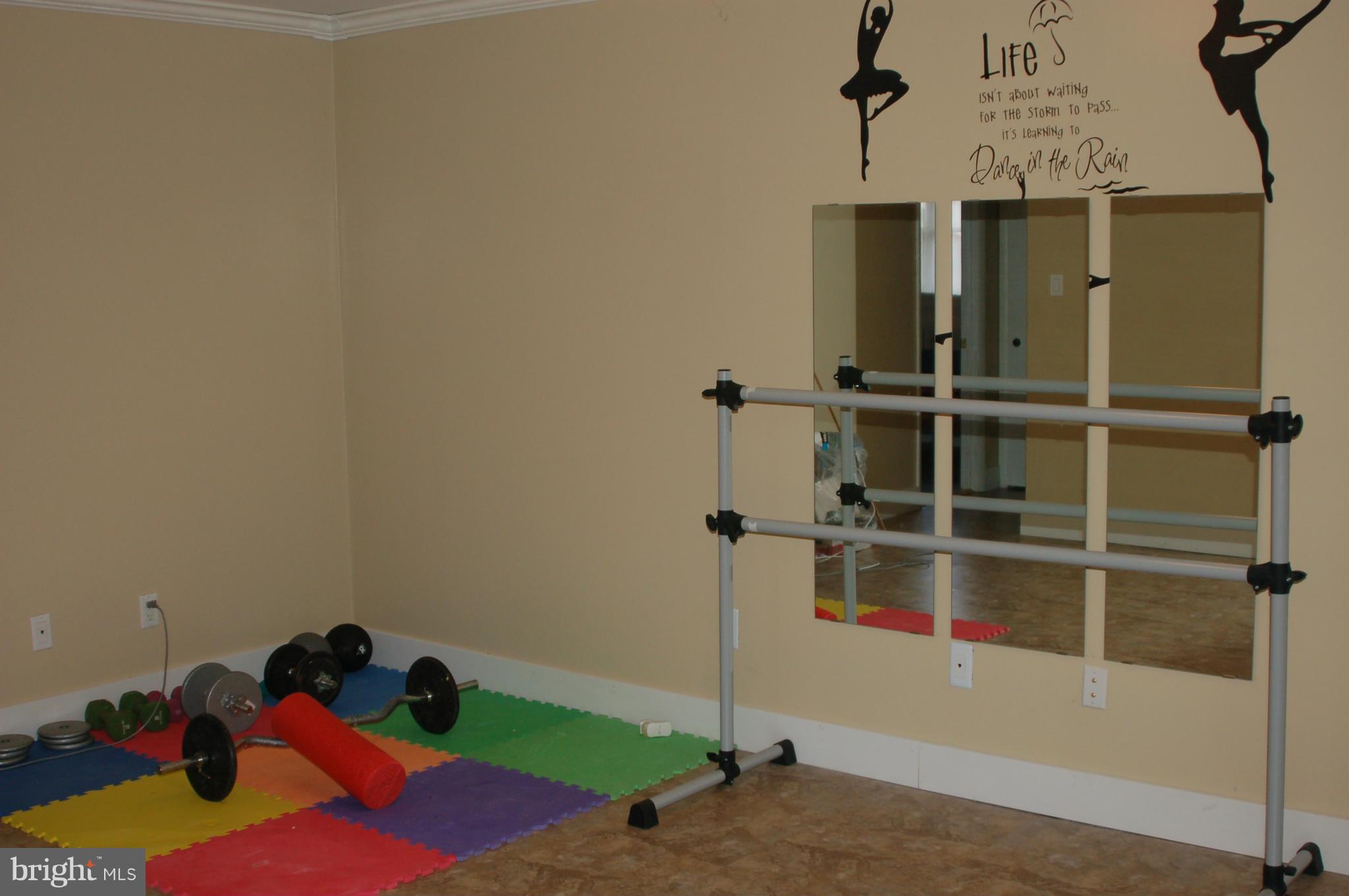 6423 Deepford Street Springfield, VA 22150 - Photo 15 of 21 Family Room