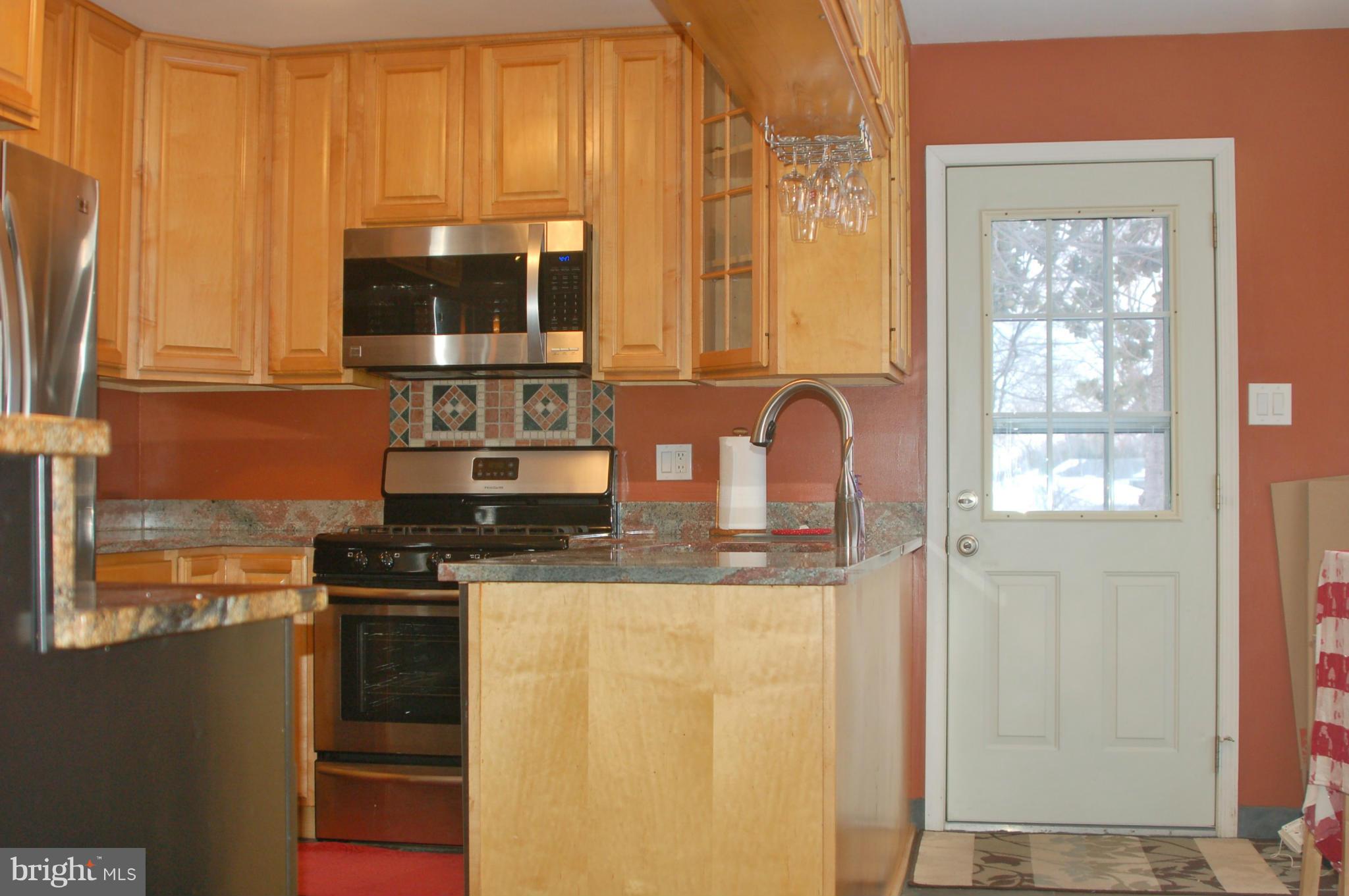 6423 Deepford Street Springfield, VA 22150 - Photo 7 of 21 Kitchen