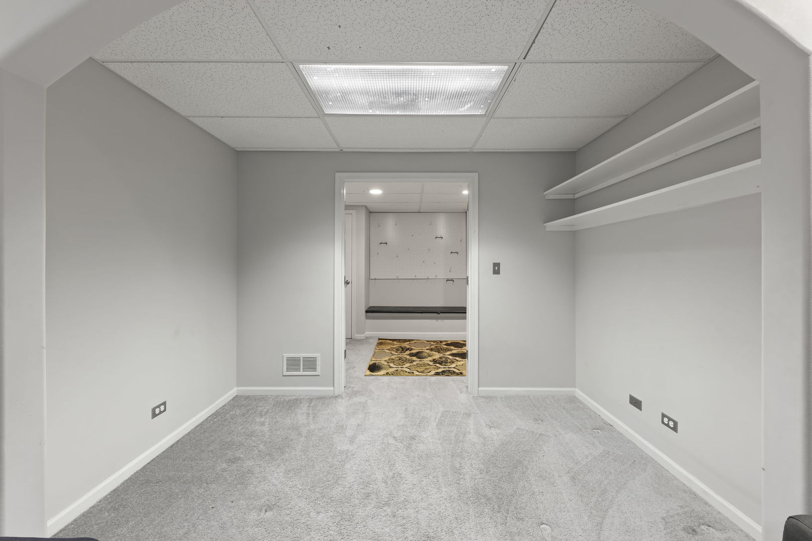 1462 Haversham Drive Aurora, IL 60502 - Photo 25 of 44 a view of an empty room