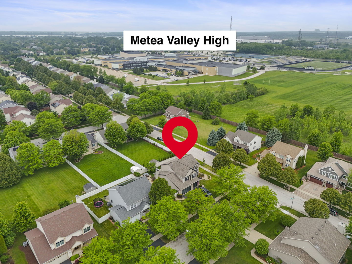 1462 Haversham Drive Aurora, IL 60502 - Photo 36 of 44 an aerial view of a tennis court