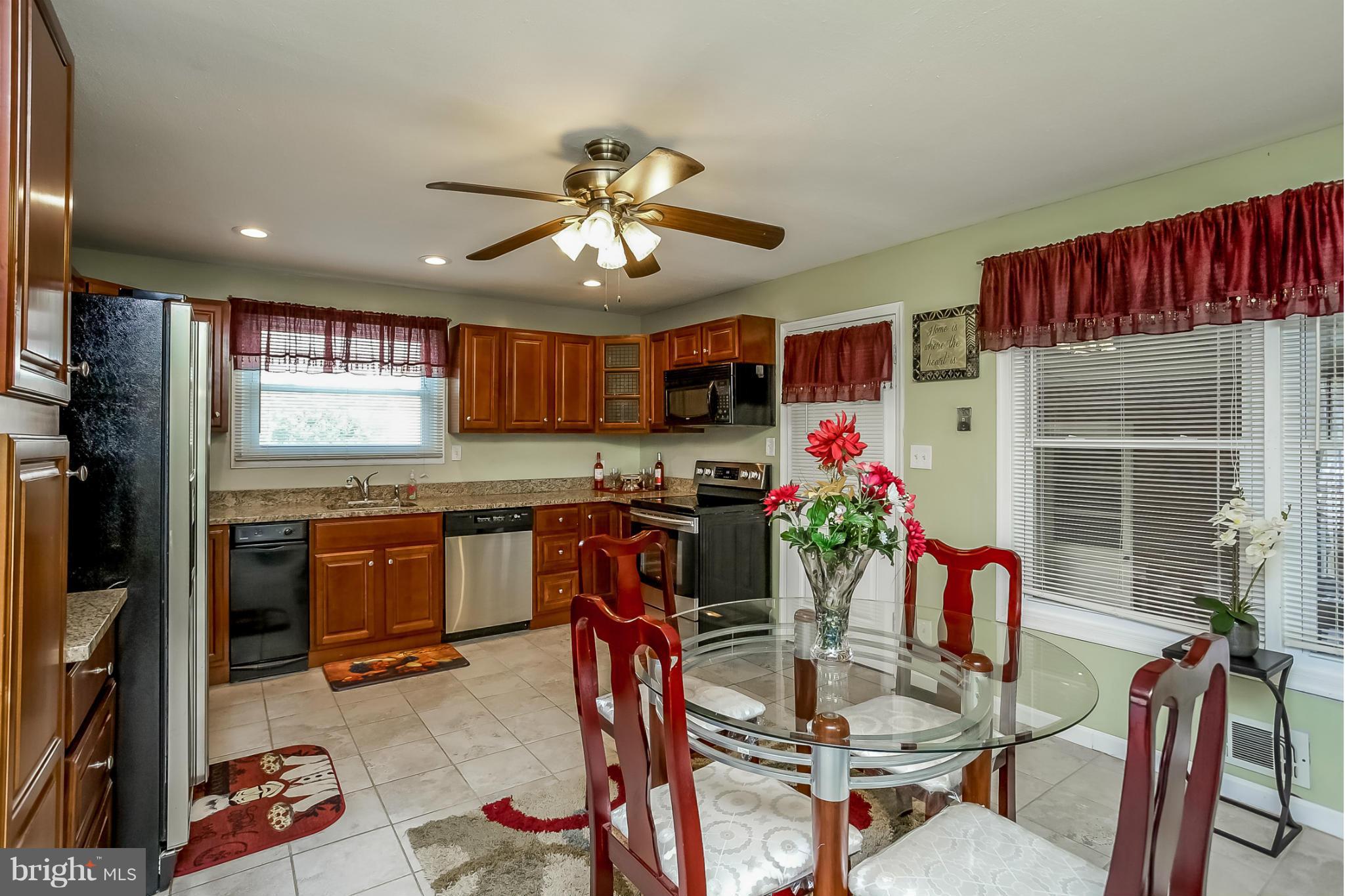 8421 Avery Road Baltimore, MD 21237 - Photo 3 of 28 Kitchen