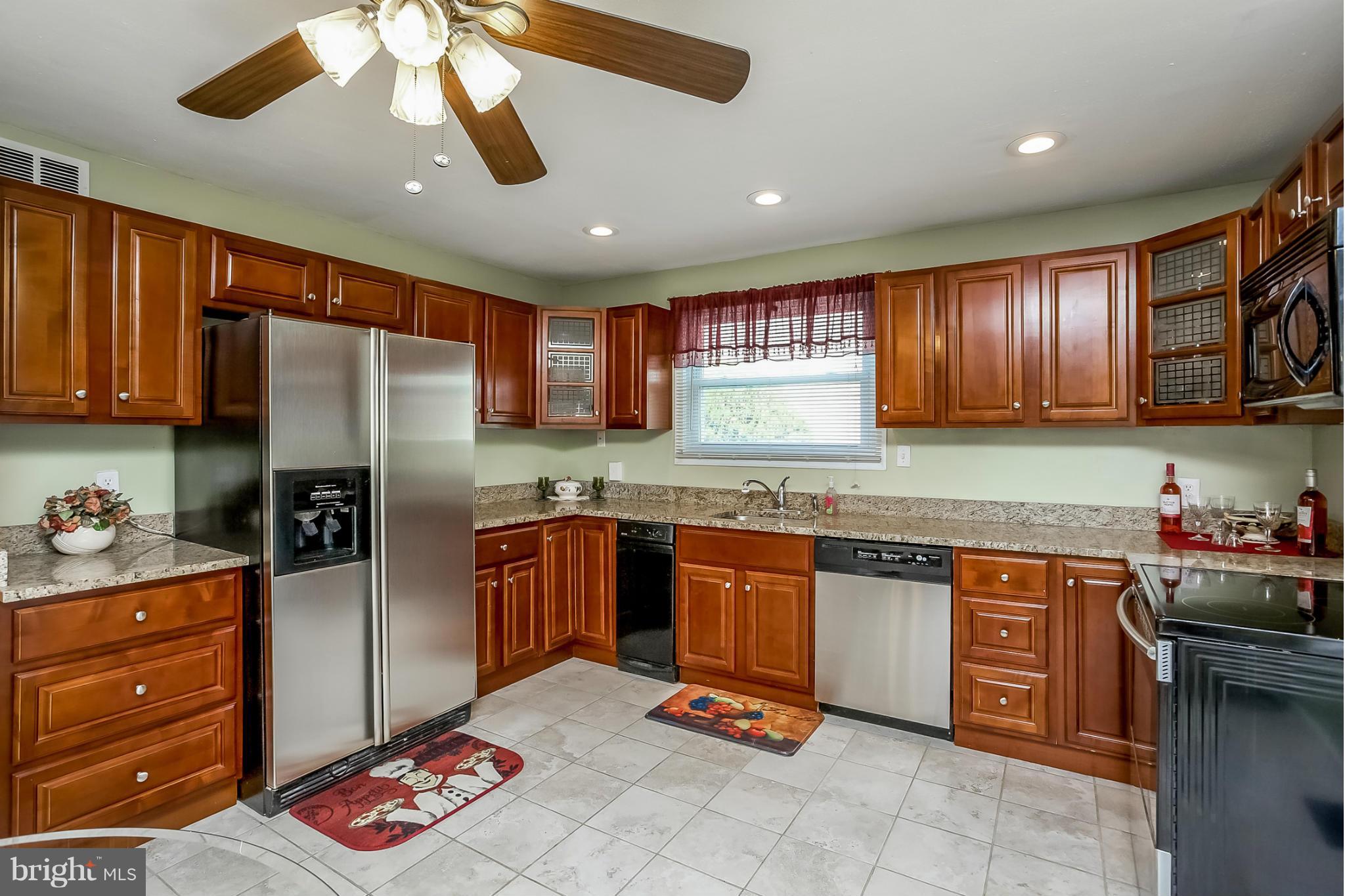 8421 Avery Road Baltimore, MD 21237 - Photo 4 of 28 Kitchen