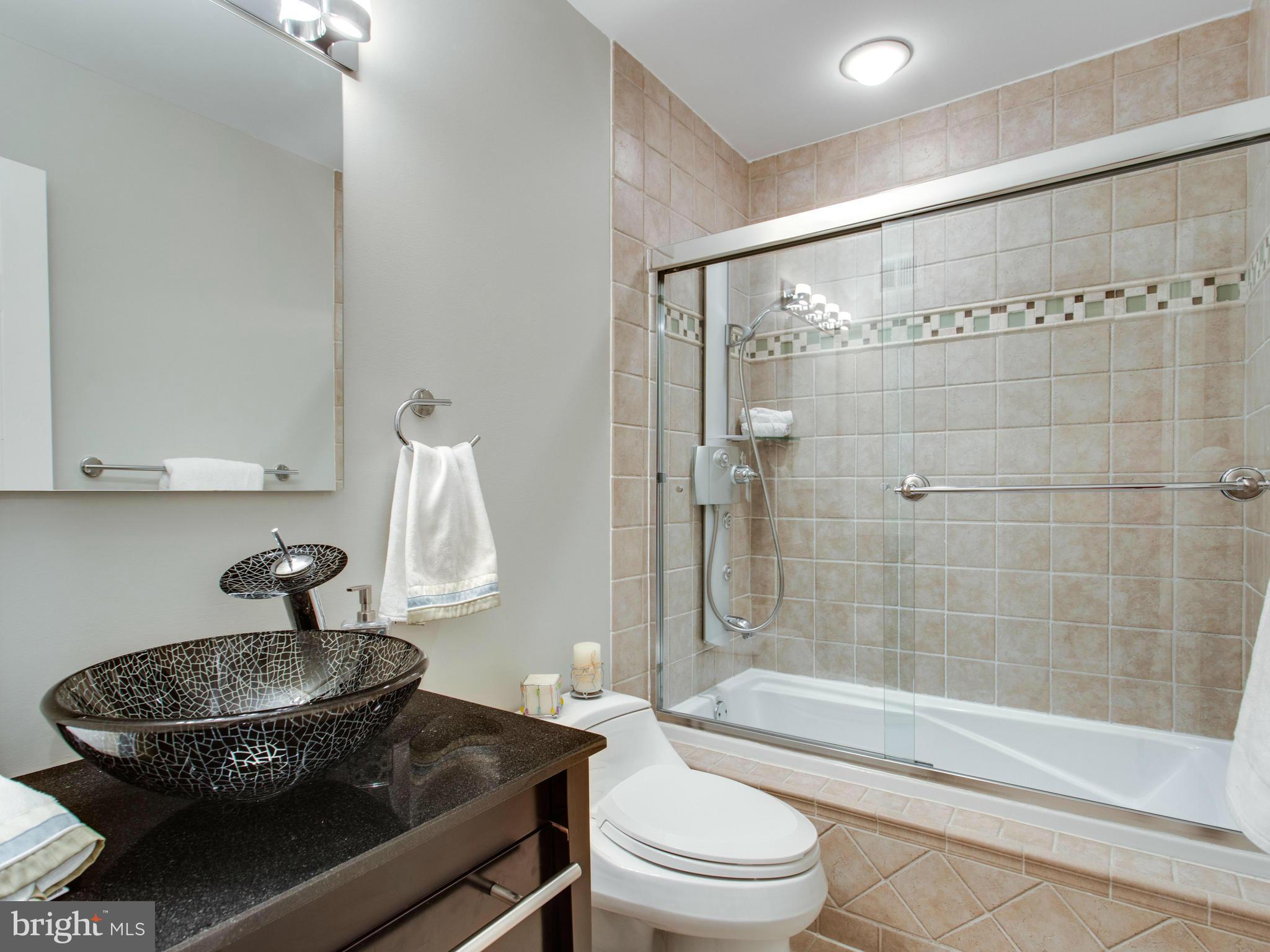 3020 Hunt Road Oakton, VA 22124 - Photo 18 of 30 Bath