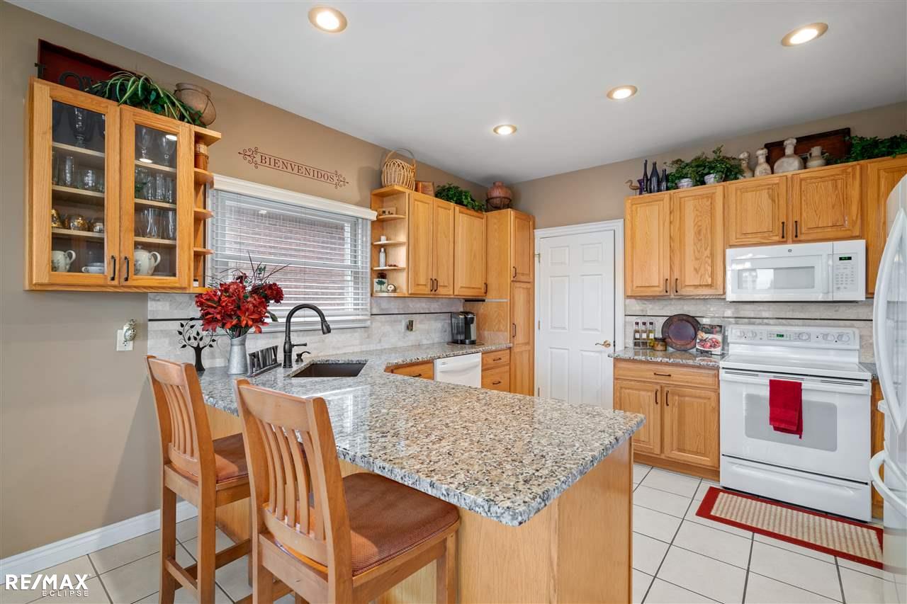 32411 South River Road Harrison Township, MI 48045 - Photo 6 of 54 50004720-5.JPG