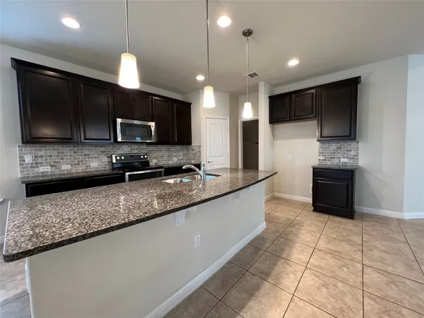 $2,395 | 1325 Meadowsouth Lane, Austin, TX 78748