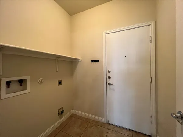 $2,395 | 1325 Meadowsouth Lane, Austin, TX 78748