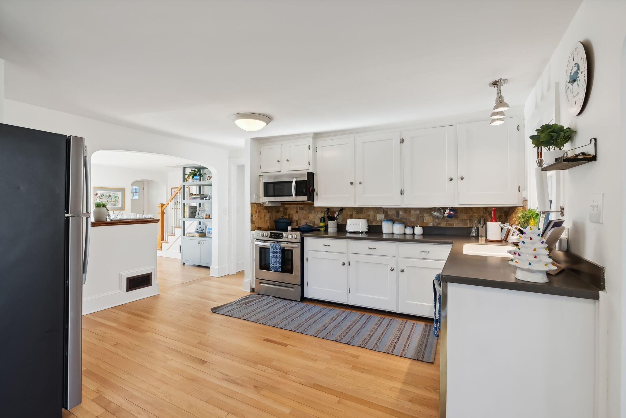 22 Phillips Road Falmouth, ME 04105 - Photo 15 of 48 Kitchen