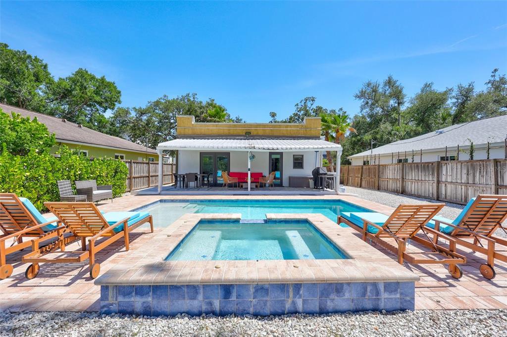 2437 Floyd Street Sarasota, FL 34239 - Photo 37 of 50
