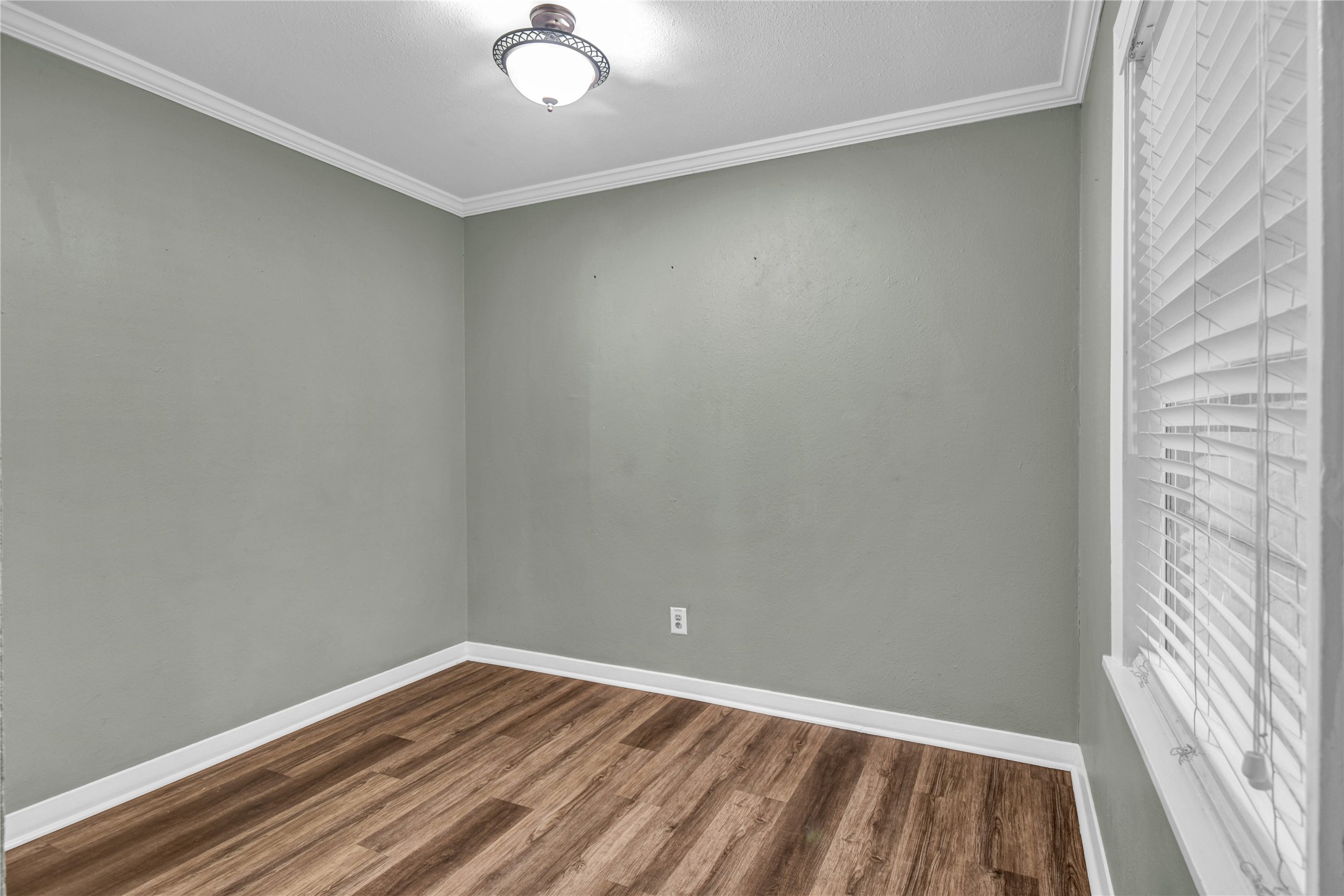 1100 Meadowlane Street Angleton, TX 77515 - Photo 3 of 16 Gallery Image 3