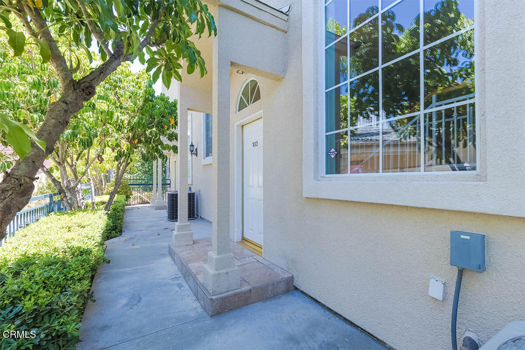 4516 Ramsdell Avenue, Unit 103 La Crescenta, CA 91214 - Photo 2 of 22 4516 Ramsdell Ave. La Cresenta-29