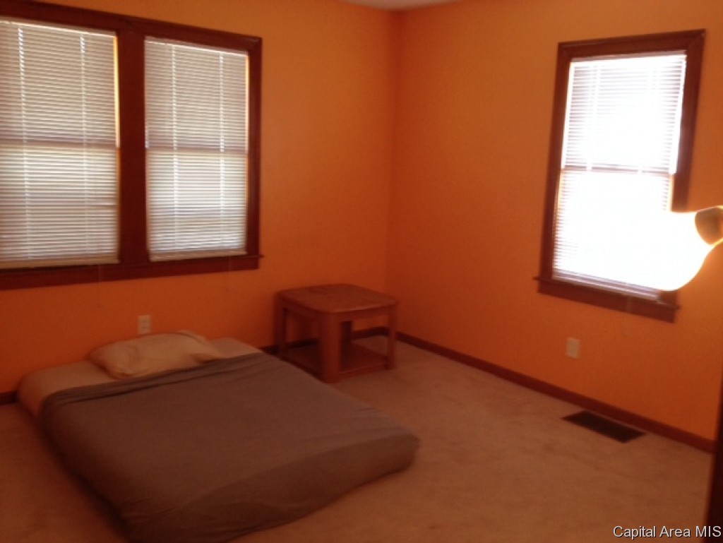 2448 South 13th Street Springfield, IL 62703 - Photo 13 of 20