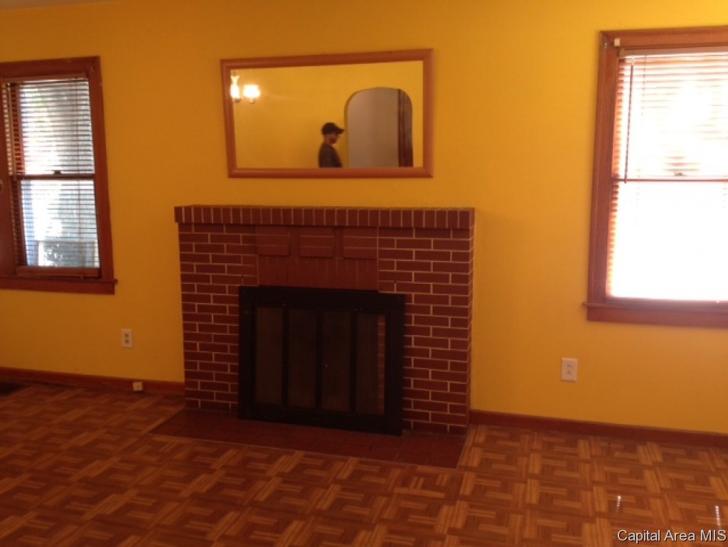 2448 South 13th Street Springfield, IL 62703 - Photo 5 of 20