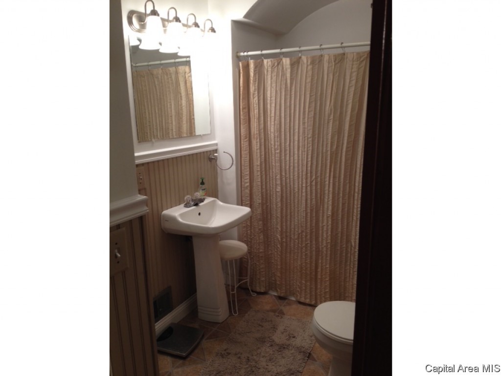 2448 South 13th Street Springfield, IL 62703 - Photo 10 of 20
