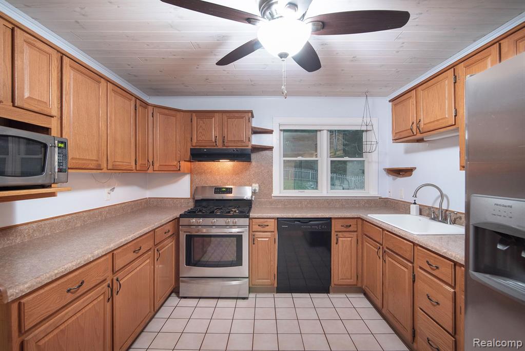 4200 South State Road Durand, MI 48429 - Photo 3 of 28