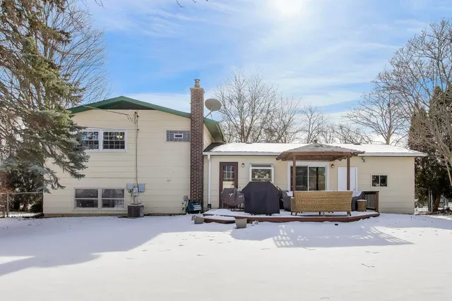 $459,900 | 504 West Braeside Drive, Arlington Heights, IL 60004
