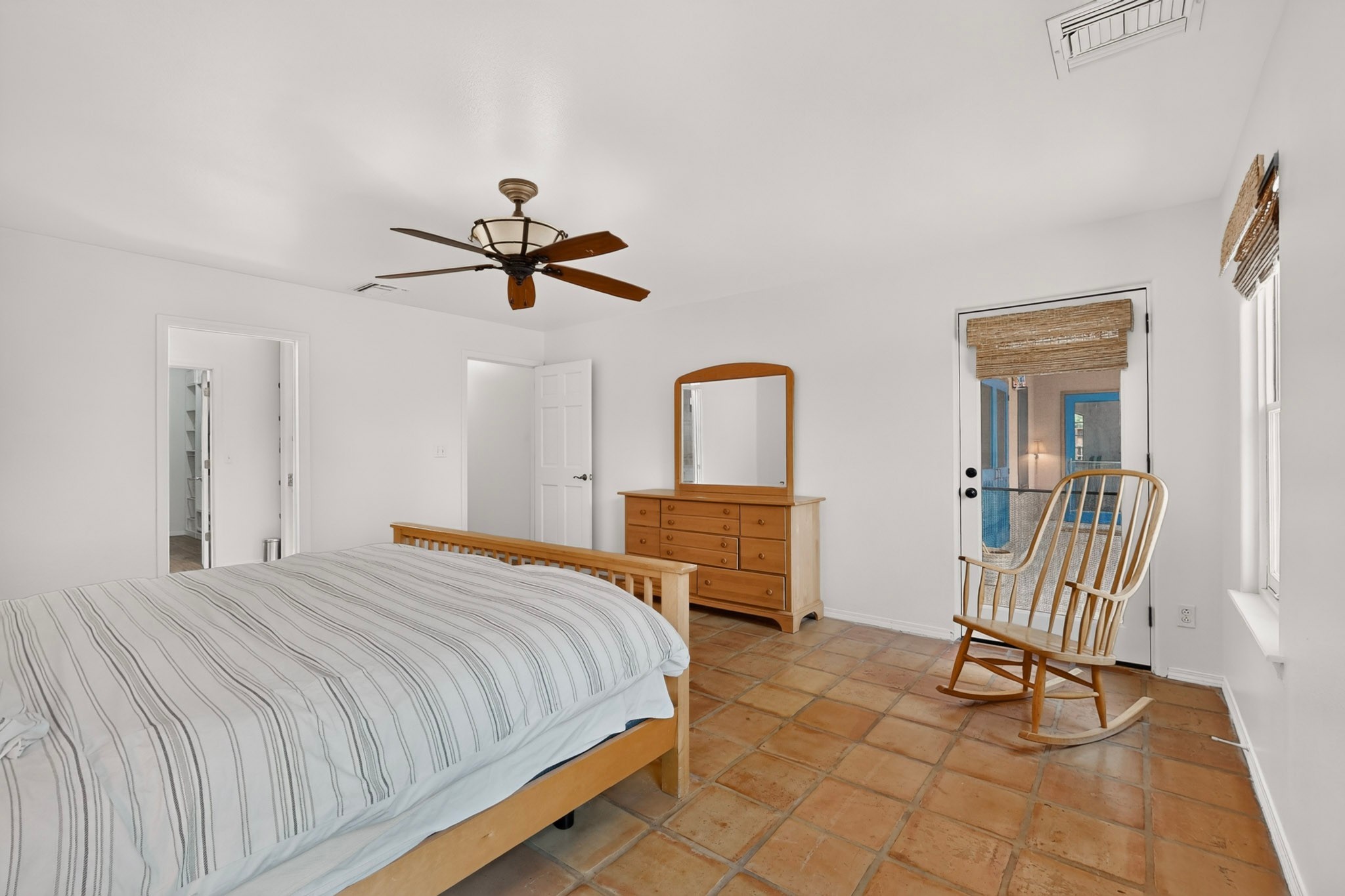 39 Cuesta Road Santa Fe, NM 87508 - Photo 19 of 70 Primary suite