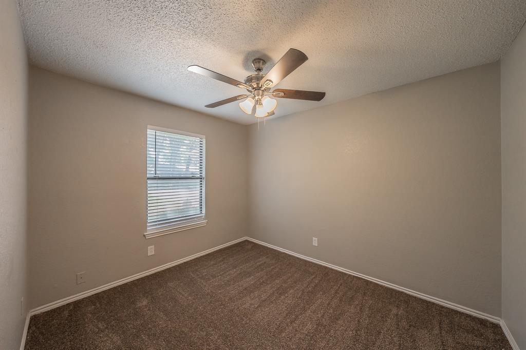912 Red Oak Street Azle, TX 76020 - Photo 19 of 40