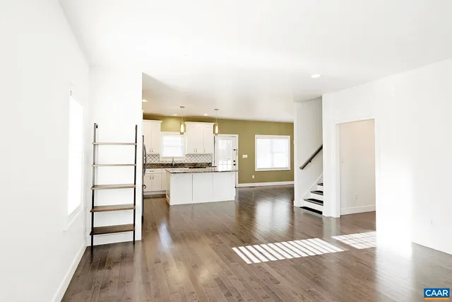 $3,000 | 903 Nassau Street, Charlottesville, VA 22902